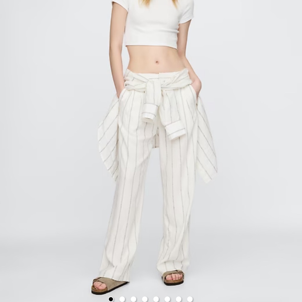 GAP Women’s White Pinstriped Trousers